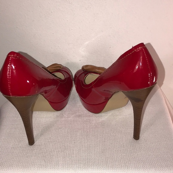 Guess  red heels size 8. - Picture 3 of 8